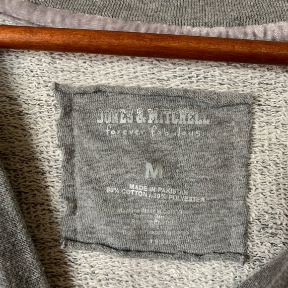 Gray V-Neck Yale University Sweatshirt - Picture 5 of 5